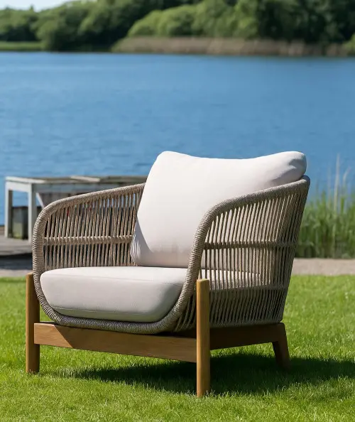 Terracina loungestol i akacietræ og beige hynder