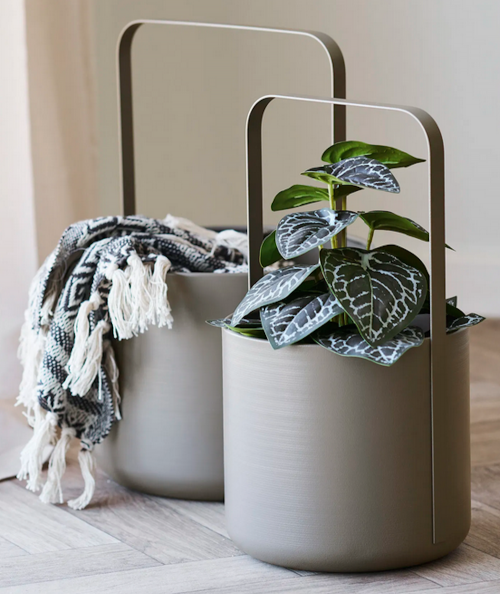 Kunstig grøn alocasia plante