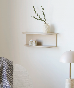 Rustik fyrfadsstage lavet cement i brun/beige farve