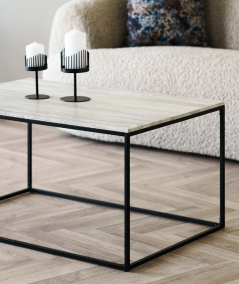 Vita sofabord i travertin look med sort stel