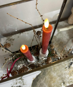 2 Led lys i en klassisk rød farve