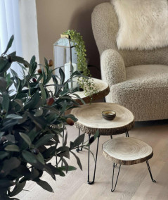 Rundt hjørnebord i træ med barkkant i 3 størrelser