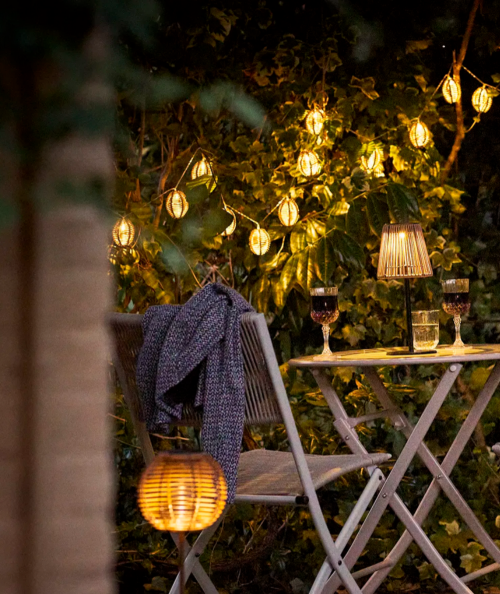 Carlisle Lyskæde i natur med 10 lyskugler