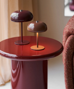 Margate bordlampe i bordeaux/genopladelig