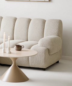 Taza 2,5 personers modulsofa i sand m/puf/venstrevendt