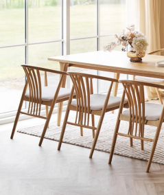 Darwin og Agustin lyst spisebordssæt m. 6 spisebordsstole