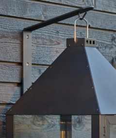 Mega sort vægophæng