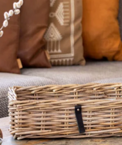 Mini firkantet rattanbakke