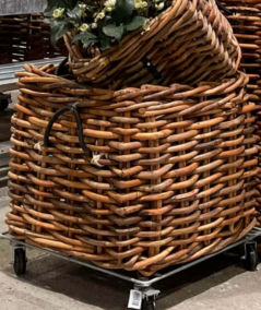Stor lav firkantet rattan kurv H50 cm. inkl. pose