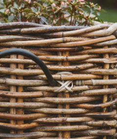 Stor lav firkantet rattan kurv H50 cm. inkl. pose