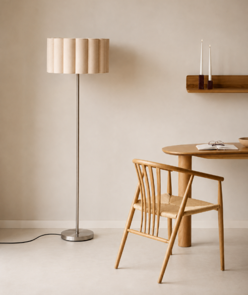 Watton gulvlampe lavet i beige stål – variant 2