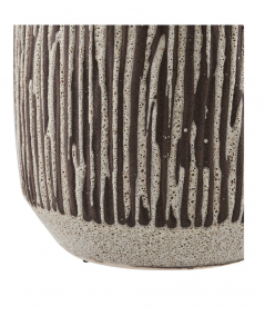 Vase lavet i brun keramik