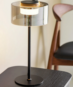 Cholet bordlampe lavet i sort glas